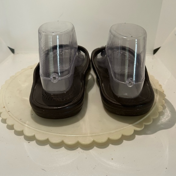 HOLEY SOLES tong sandals size 9 - Picture 6 of 8